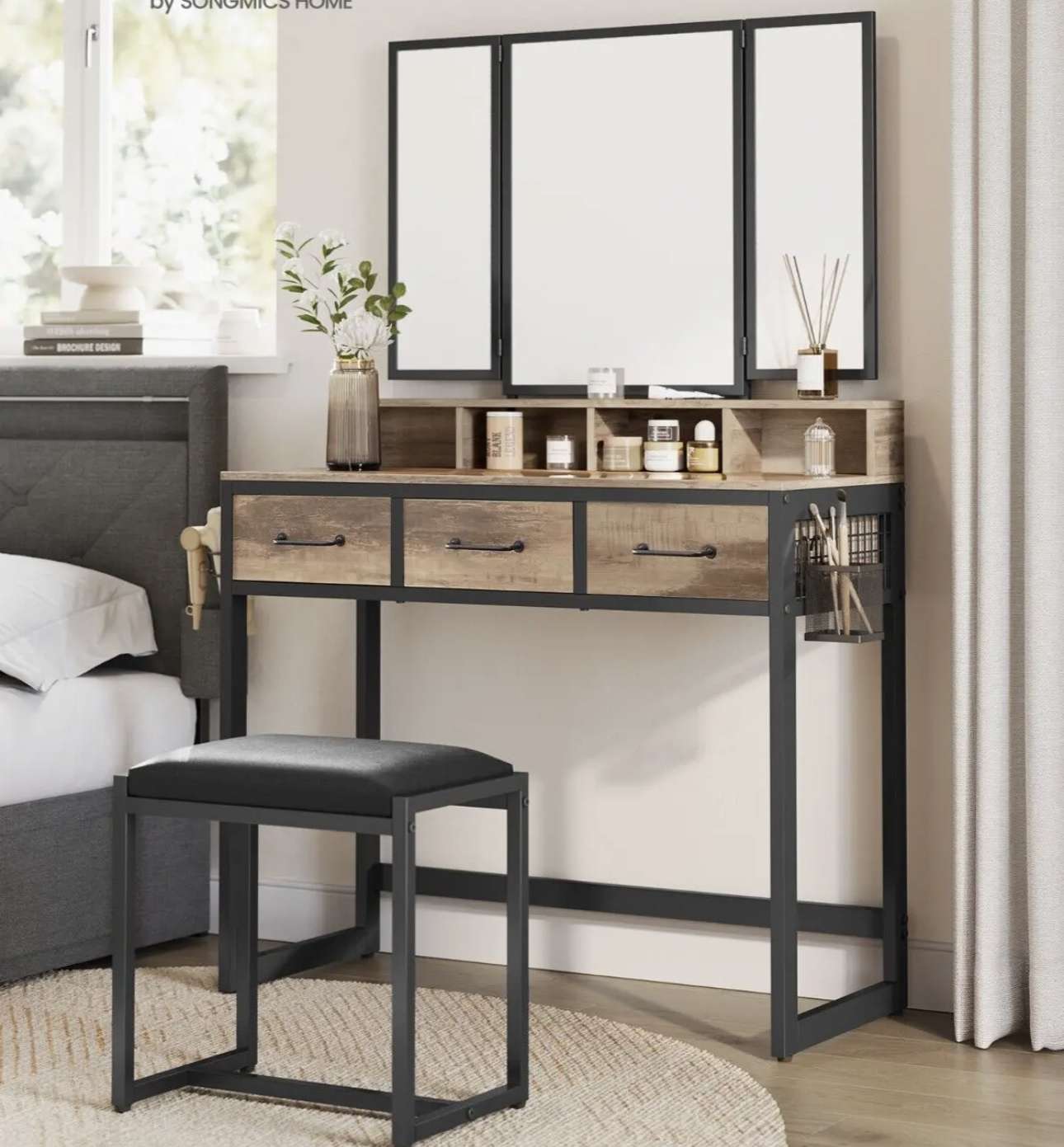 Schminktisch Frisiertisch mit gepolstertem Hocker, dreifachem Spiegel TVR004B50